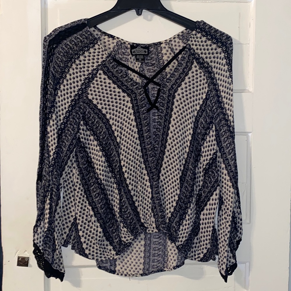 Women’s medium ANGIE blouse